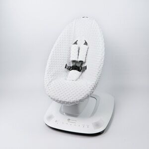4moms Mamaroo Infant Seat White Textured Cover along with toy bar, 3 balls